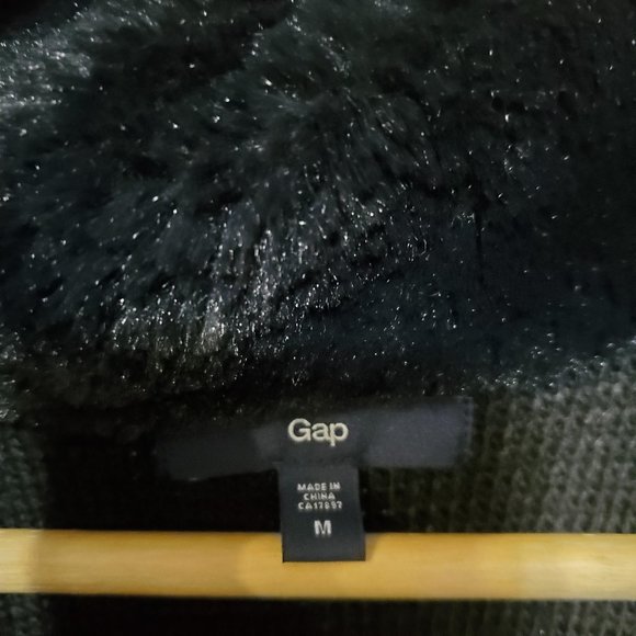 Gap | Sleeveless Faux Fur Collared Sweater-Vest - Picture 2 of 3